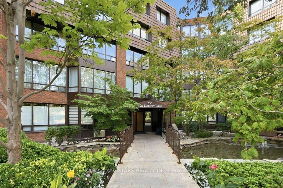 255 The Donway W, Toronto