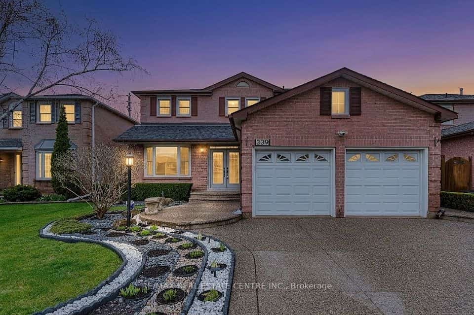 339 Parklane Road, Oakville, ON L6H 4J4