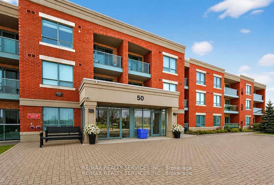 50 Via Rosedale Way #315, Brampton, ON L6R 3Z7