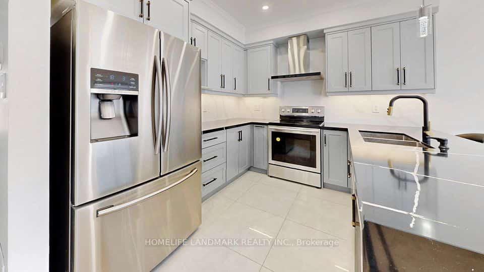 32 Arco Circle, Vaughan, ON L6A 3Z7
