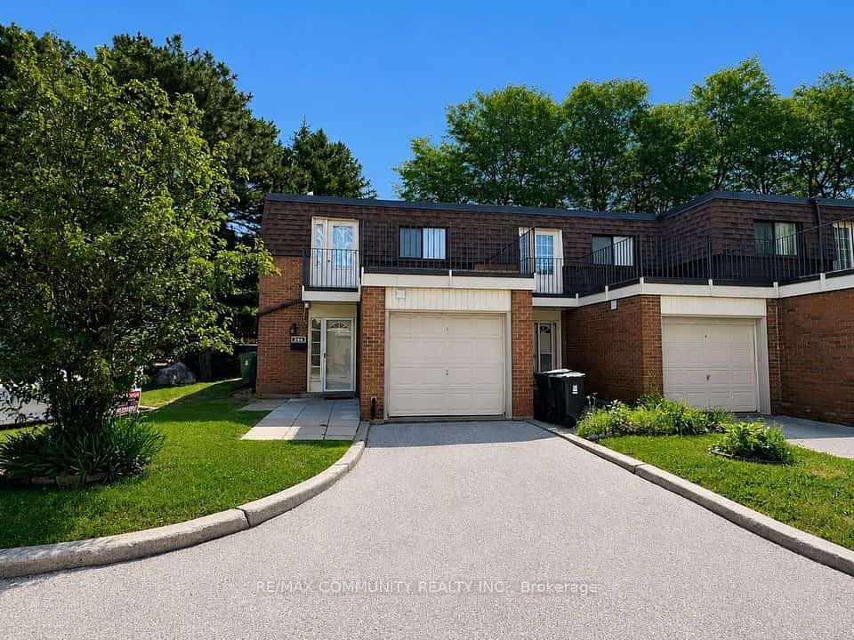 284 Sprucewood Court, Toronto, ON M1W 1P8