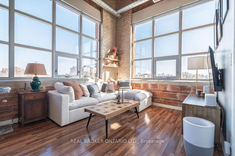 2154 Dundas Street W #PH3, Toronto, ON M6R 1X3