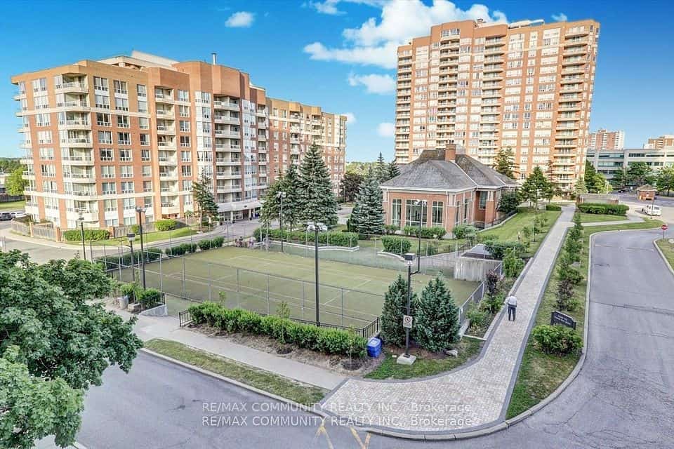 430 Mclevin Avenue #PH11, Toronto, ON M1B 5P1