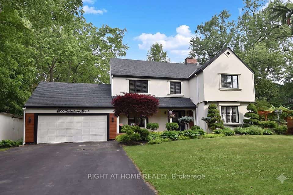 4299 Lakeshore Road, Burlington, ON L7L 1A7
