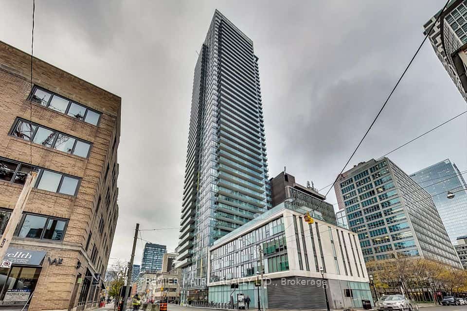 33 Lombard Street #3804, Toronto, ON M5C 3H8