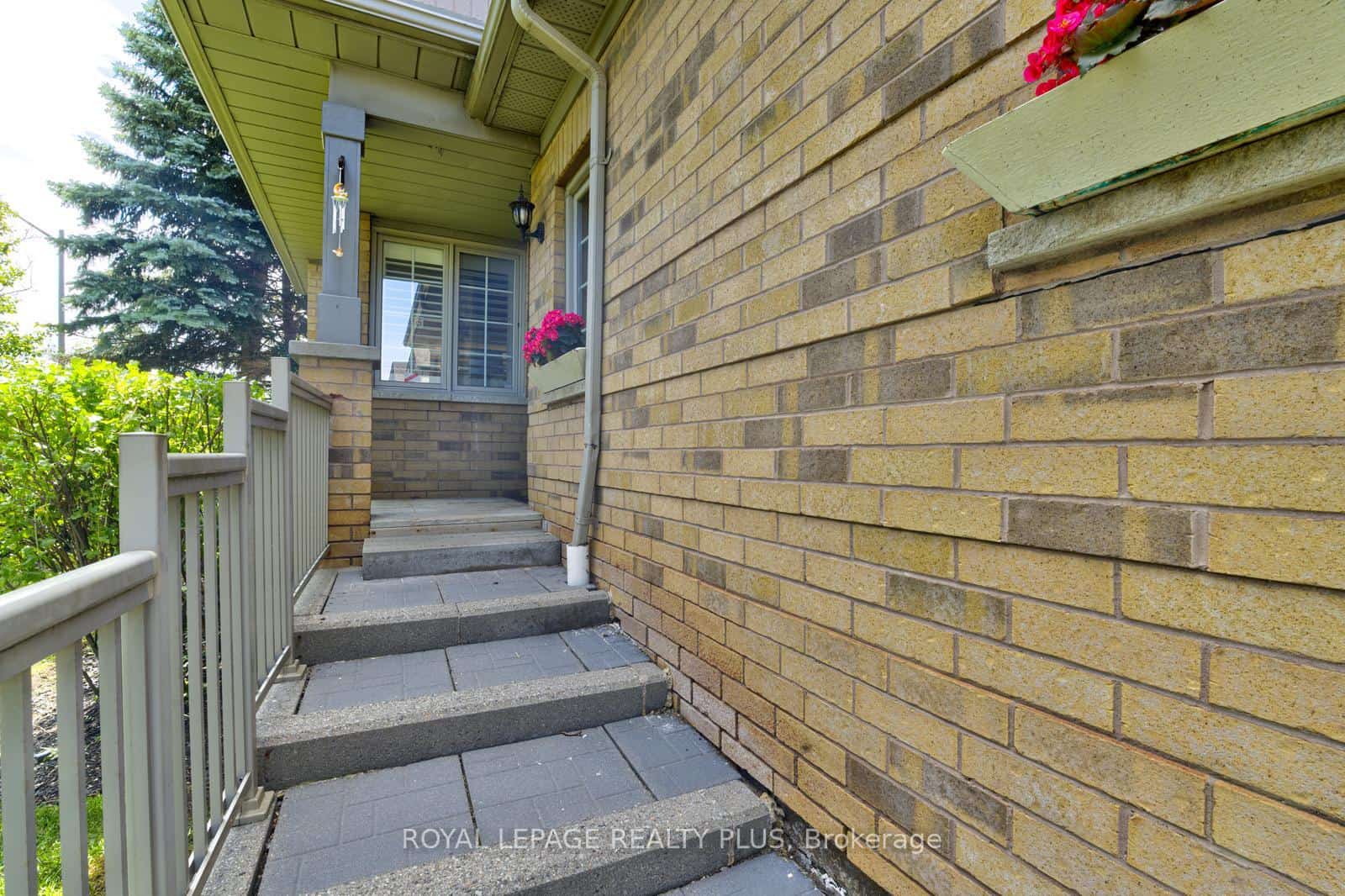 5658 Glen Erin Drive #1, Mississauga, ON L5M 6C4