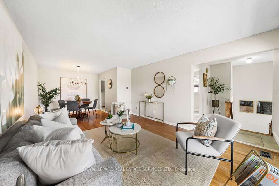 34 John Lindsay Court, Toronto, ON M3L 2K1
