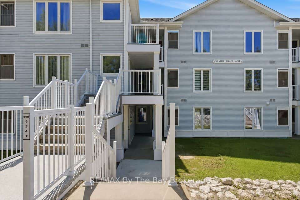 10 Mulligan Lane #1, Wasaga Beach, ON L9Z 1C4