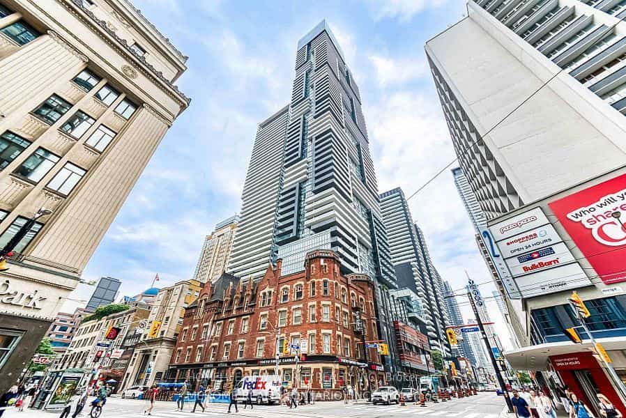 YC Condos - Yonge and College, Toronto