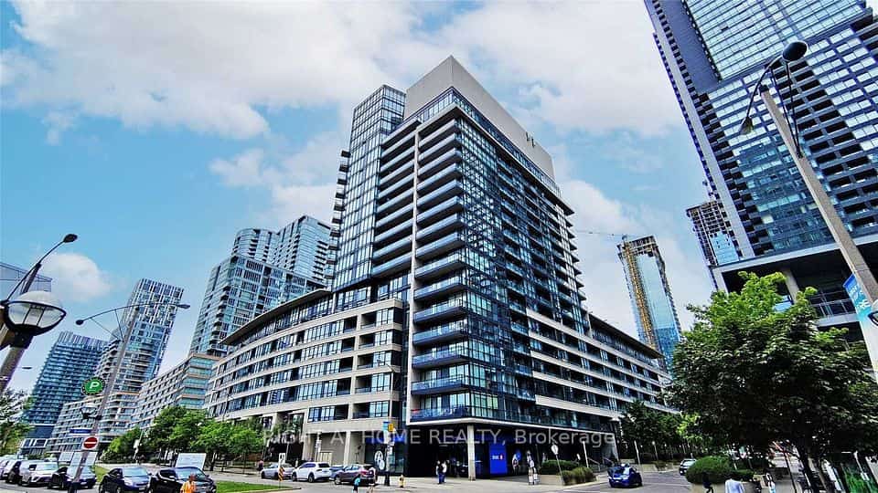 8 Telegram Mews #330, Toronto, ON M5V 3Z5