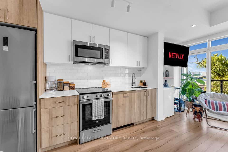 1195 The Queensway #317, Toronto, ON M8Z 1R6