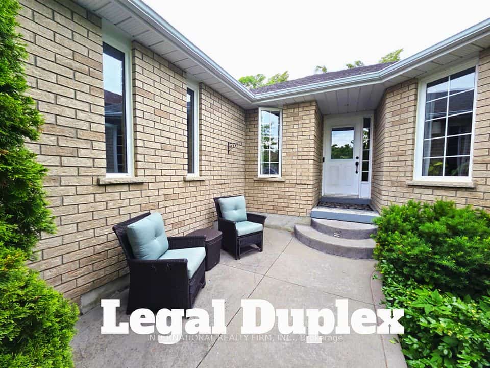 132 Esther Drive, Barrie, ON L4N 0V5