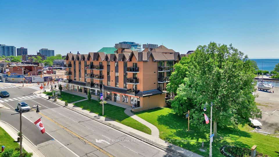 102 Bronte Road #303, Oakville, ON L6L 6J5