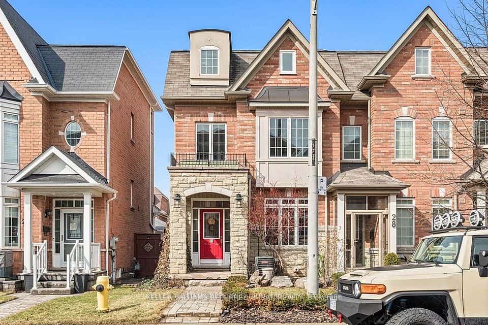 26 Abraham Welsh Road, Toronto, ON M9M 0B7