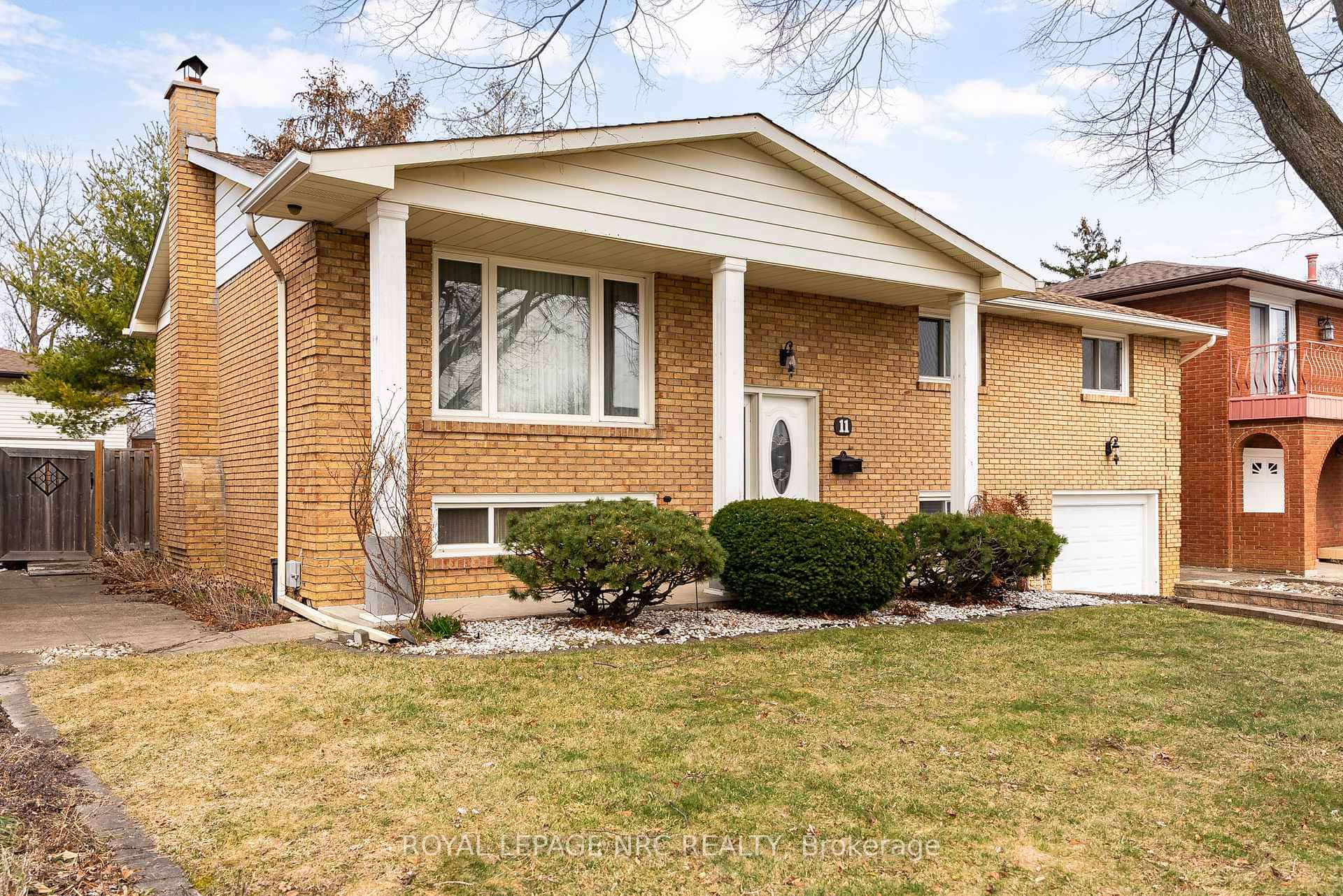 11 PINARD Street, Hamilton, ON L8K 6G8