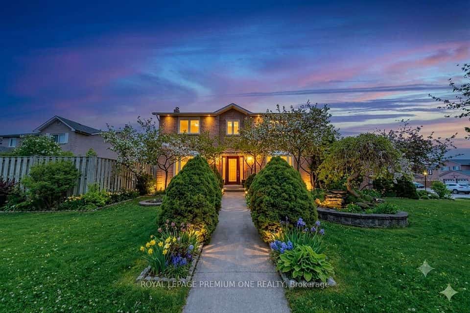25 Sir Lancelot Court, Caledon, ON L7E 1N3