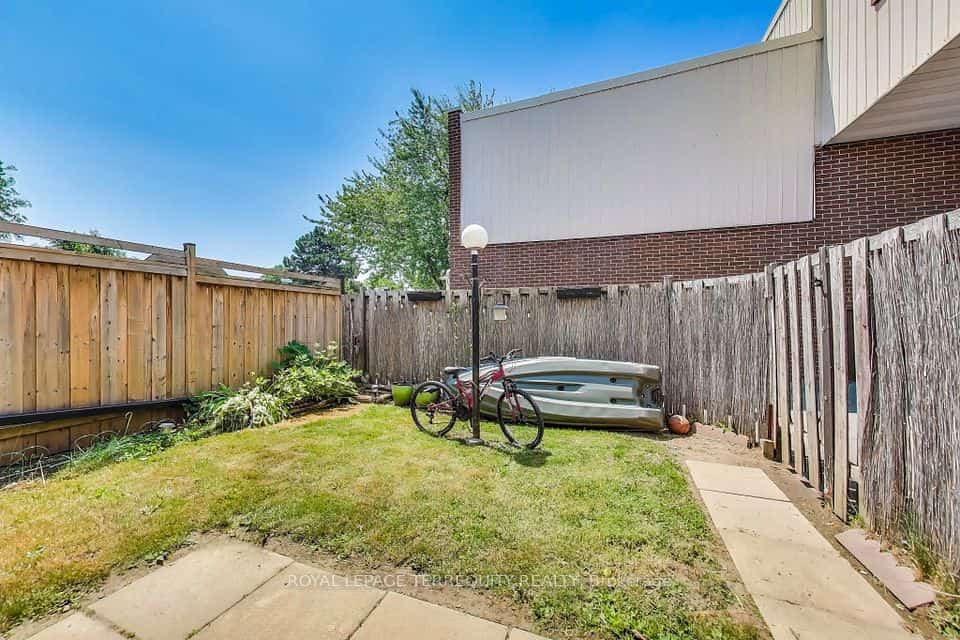 1100 Oxford Street #88, Oshawa, ON L1J 6G4