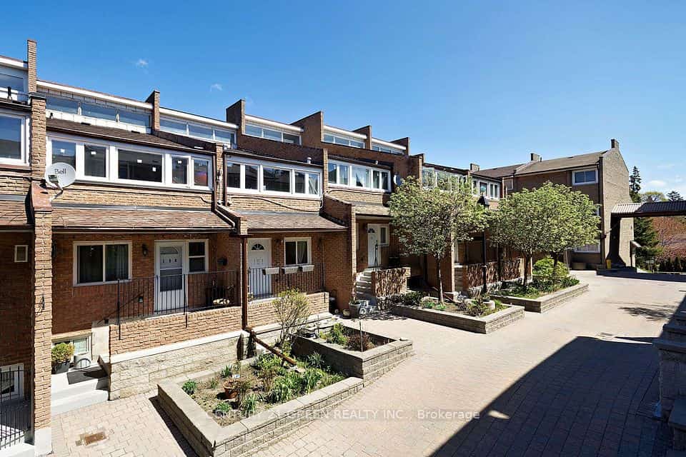 50 Scarborough Golf Club Road #190, Toronto, ON M1M 3T5