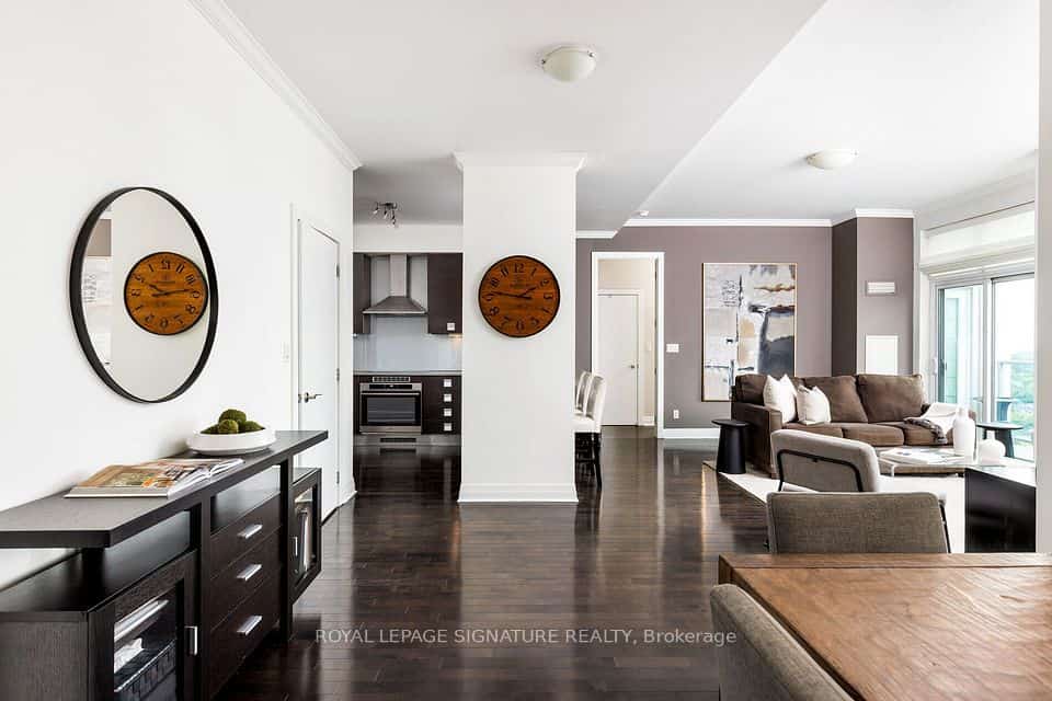 3391 Bloor Street W #1101, Toronto, ON M8X 1G3