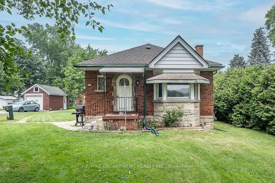 90 Osler Drive, Hamilton, ON L9H 4B5