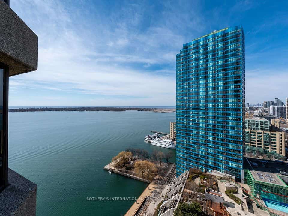 65 Harbour Square #2204, Toronto, ON M5J 2L4