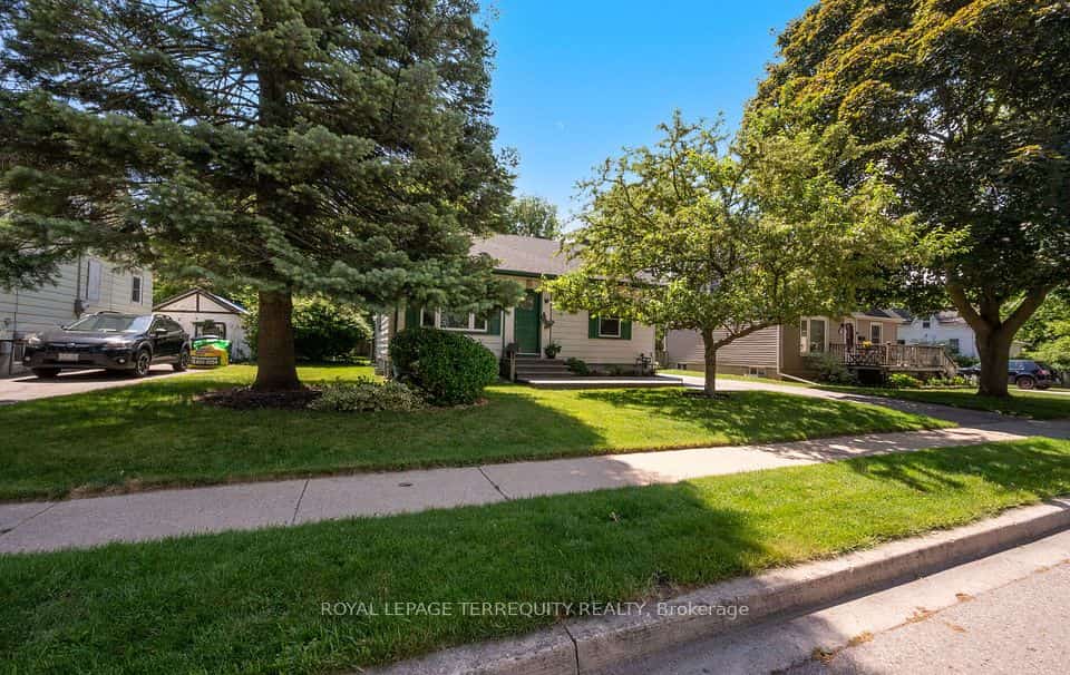 33 Rogers Road, Brampton, ON L6X 1L7