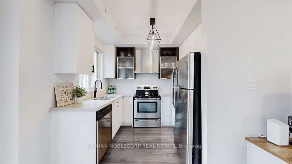 26 Bruce Street #E08, Vaughan, ON L4L 1J4