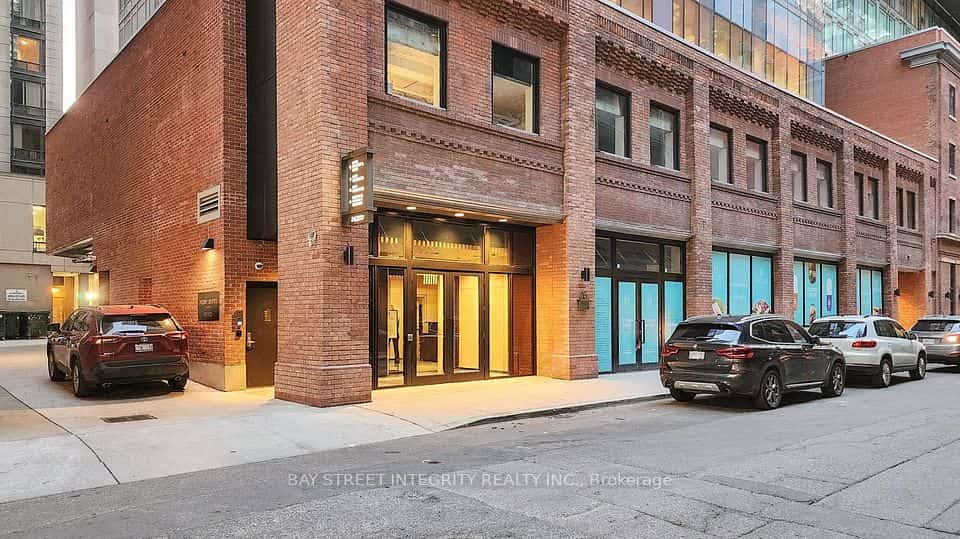 15 Mercer Street #2102, Toronto, ON M5V 0T8