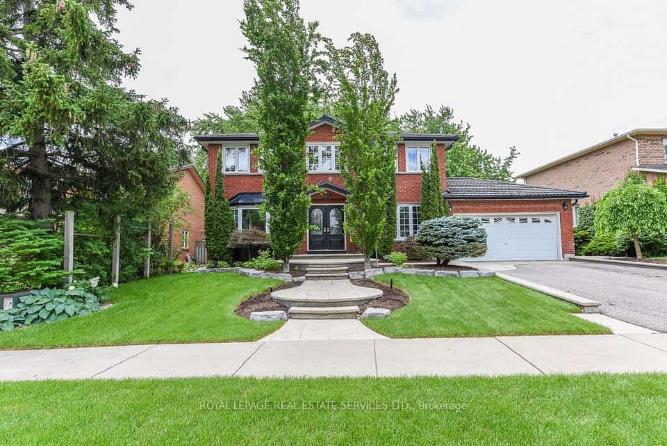 1338 Chalfield Drive, Oakville, ON L6J 6R5