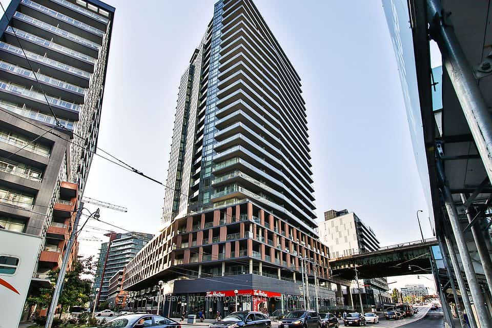 20 Bruyeres Mews #902, Toronto, ON M5V 0G8