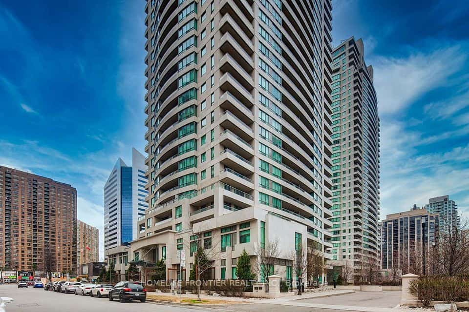 Platinum Towers XO, Toronto