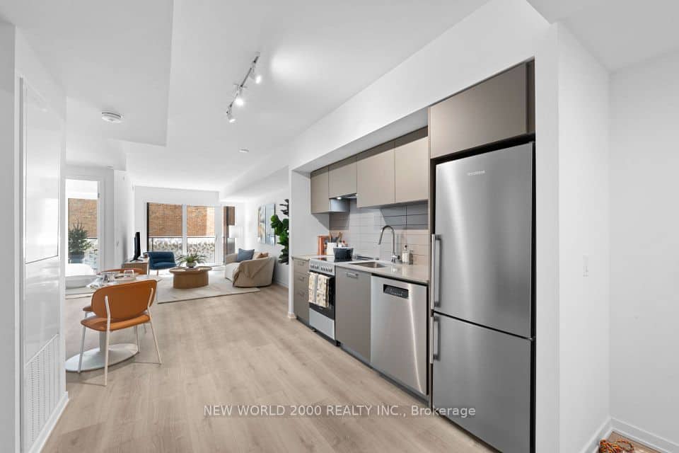 101 Roehampton Avenue, Toronto