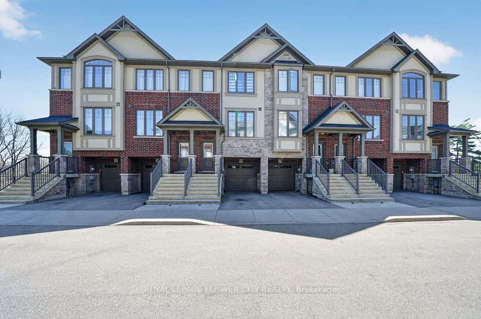 1169 Garner Road E #28, Hamilton, ON L9G 0G8