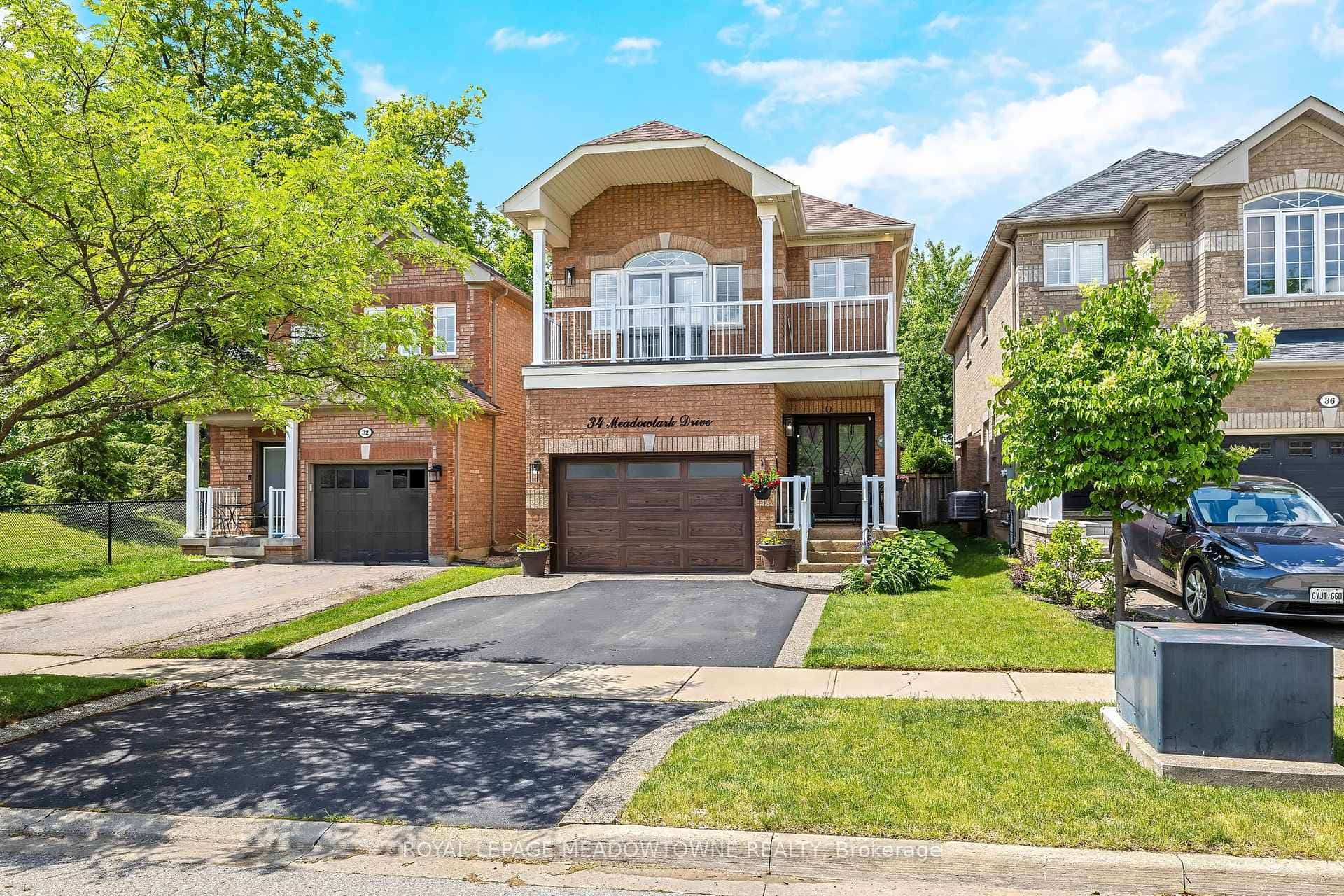 34 Meadowlark Drive, Halton Hills, ON L7G 6N2
