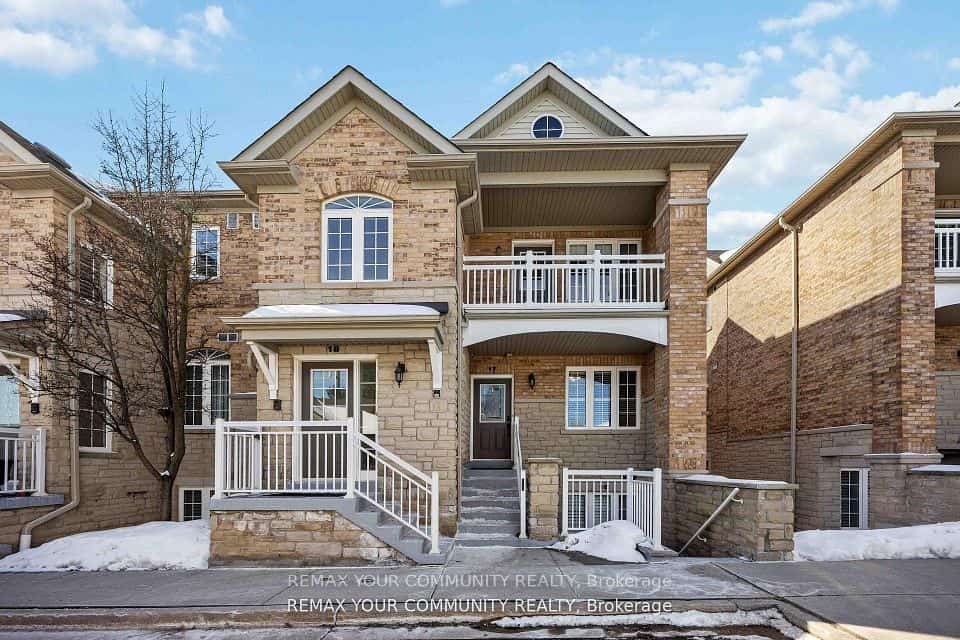 520 Silken Laumann Drive #17, Newmarket, ON L3X 2S7