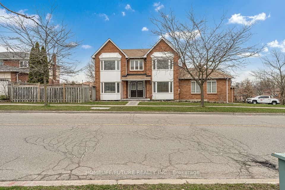 1600 Melman Street, Pickering, ON L1X 2E7