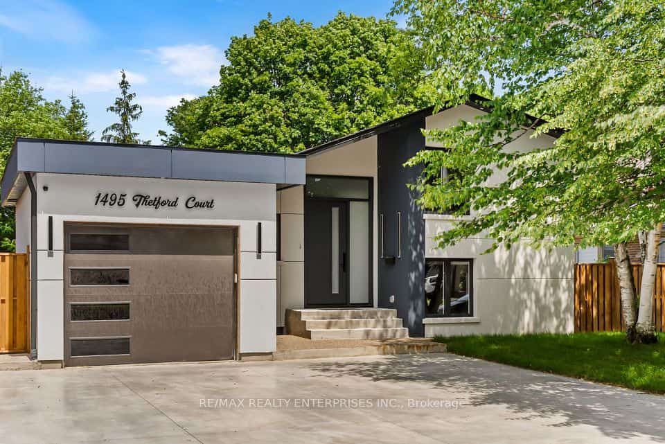 1495 Thetford Court, Mississauga, ON L5J 3N2