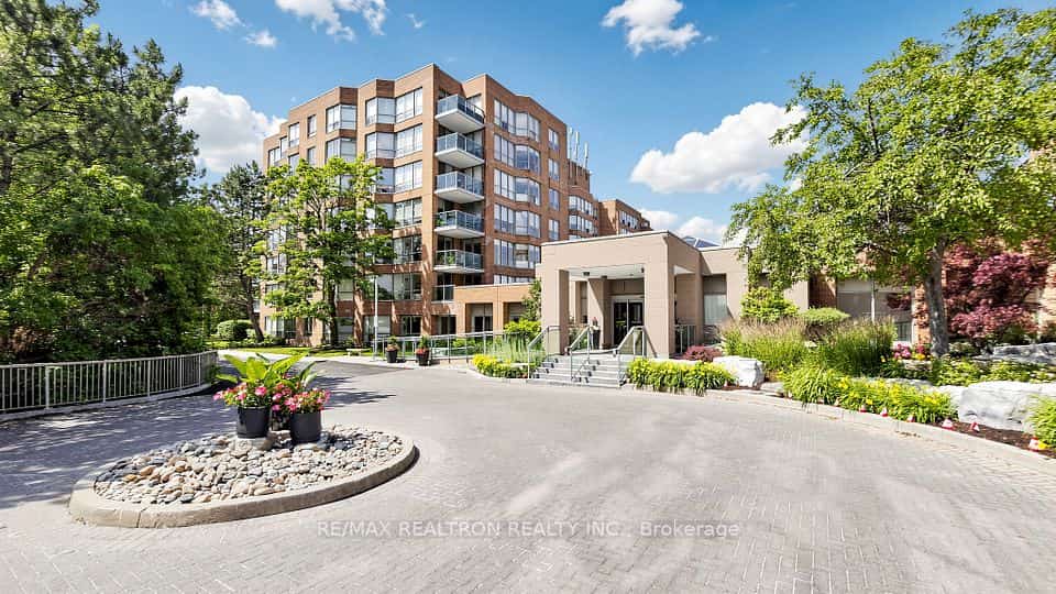 14924 Yonge Street #521, Aurora, ON L4G 1M7