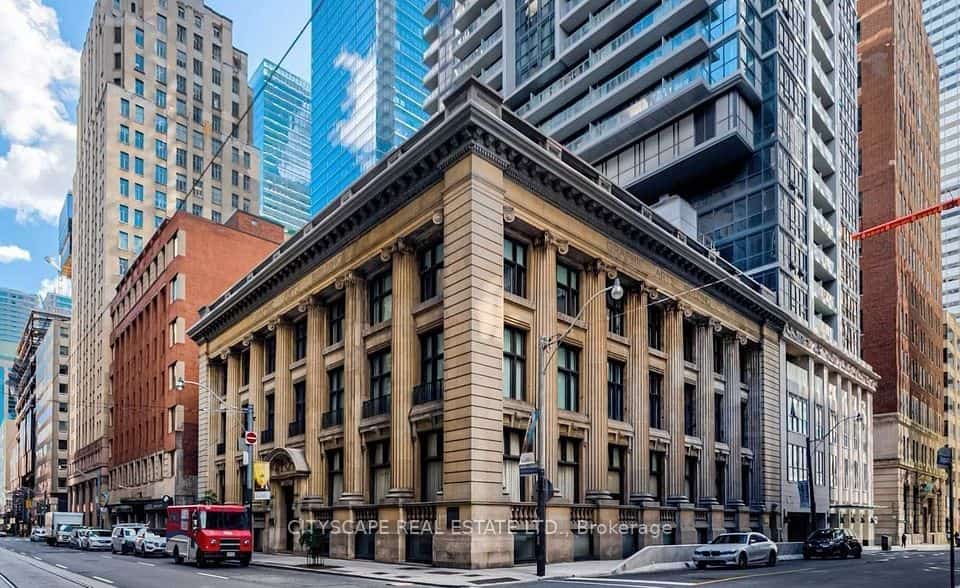 73 Richmond Street W #401, Toronto, ON M5H 4E8