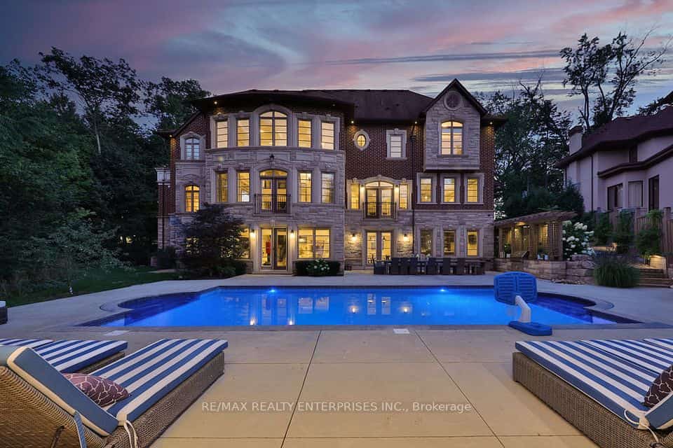 1459 Stavebank Road, Mississauga, ON L5G 2V5