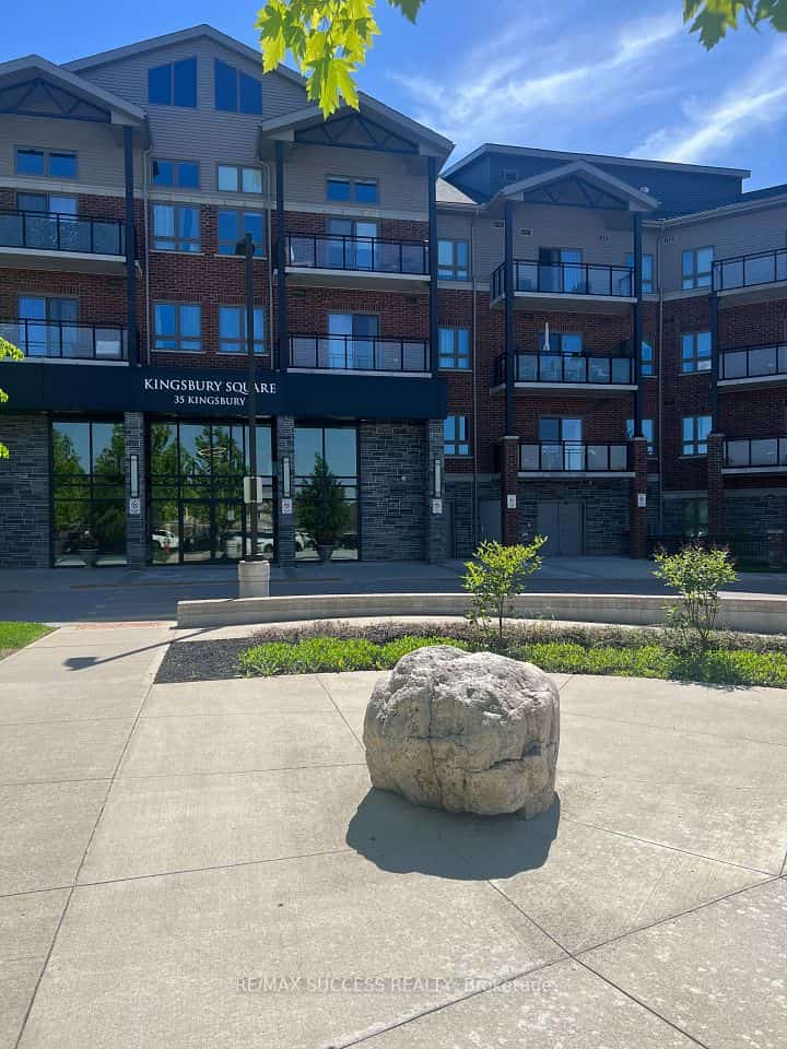 35 Kingsbury Square #418, Guelph, ON N1L 0J4