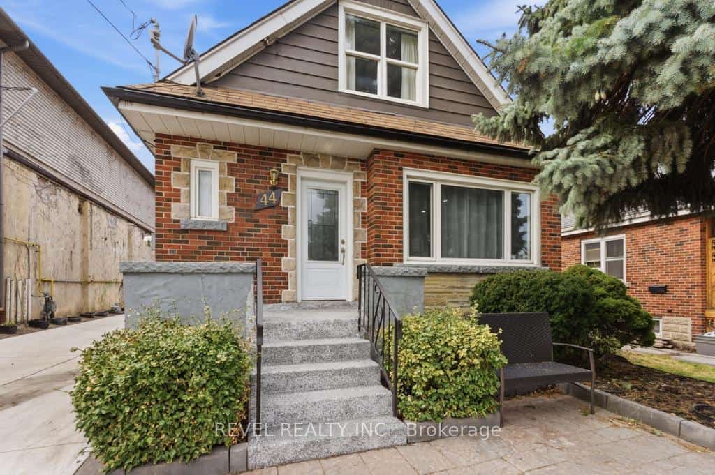 44 Jefferson Avenue, Hamilton, ON L8H 1A7
