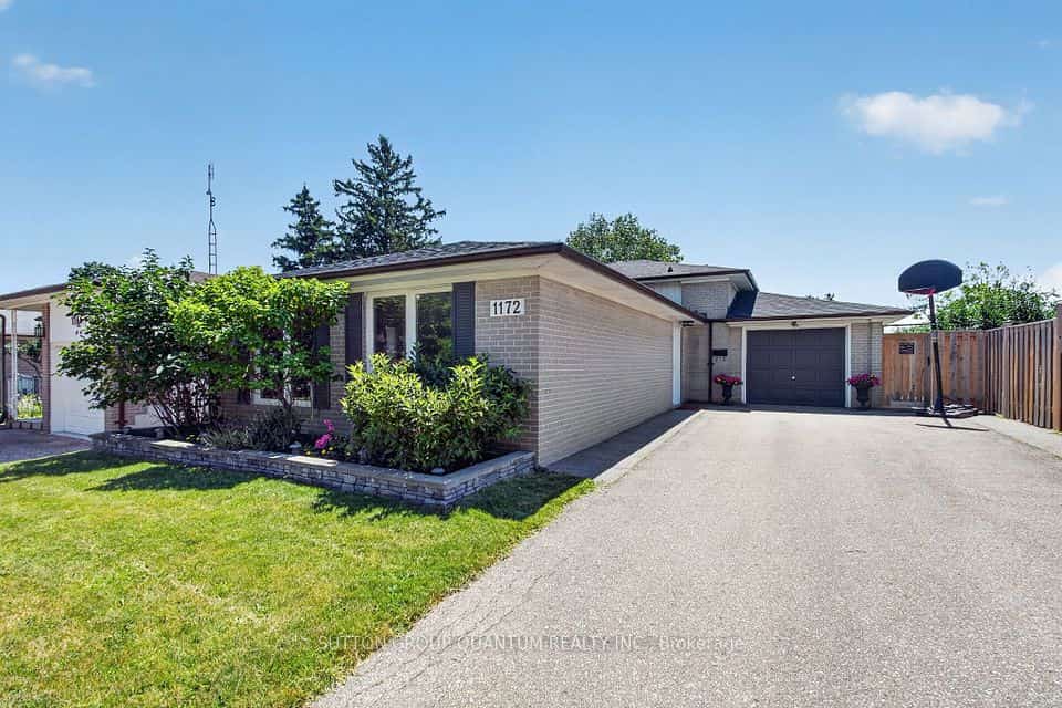 1172 Chada Avenue, Mississauga, ON L5C 1P9