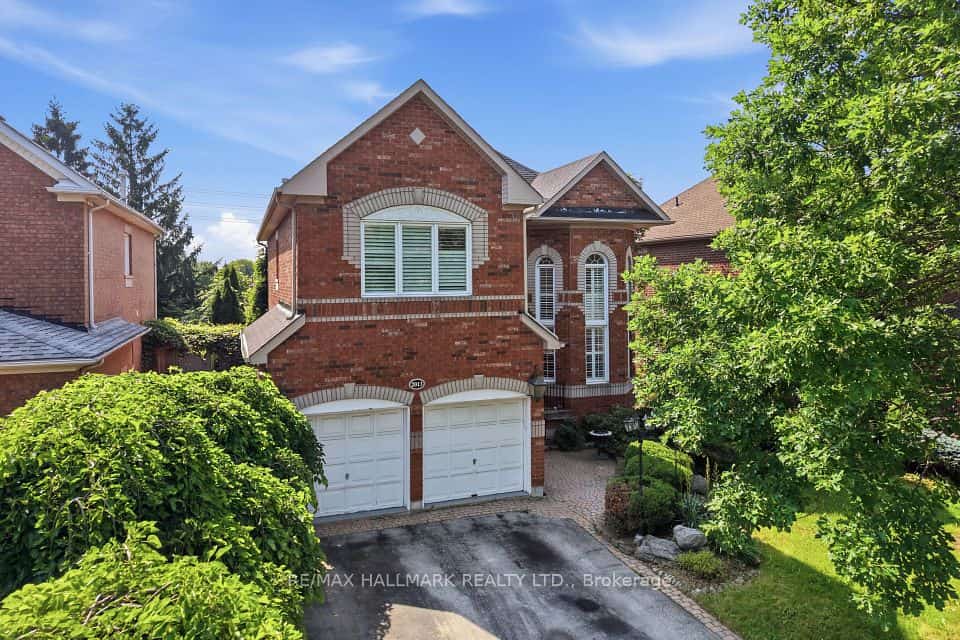2013 Rosemount Crescent, Oakville, ON L6M 3A5