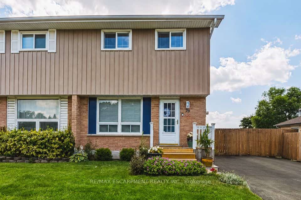 29 Hopewell Crescent, Hamilton, ON L8J 1P3