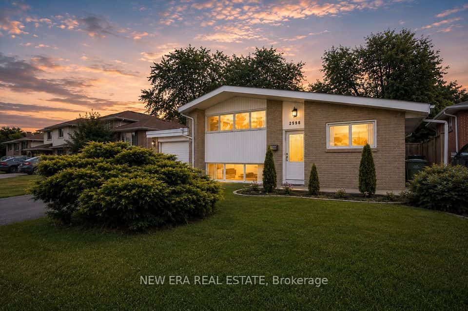 2598 Chalkwell Close, Mississauga, ON L5J 2B9