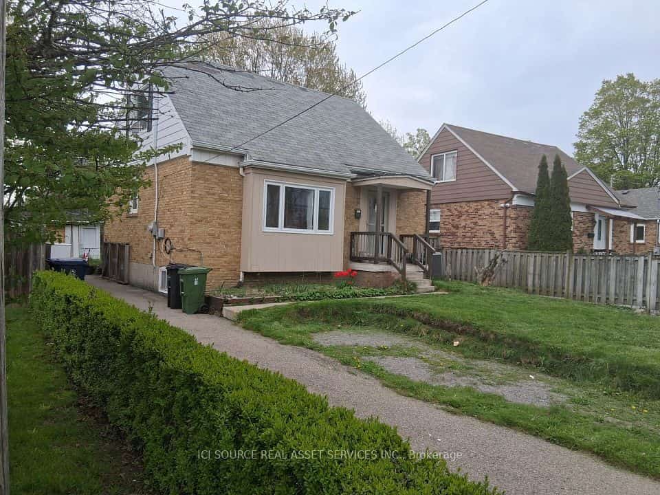 11 Ellington Drive, Toronto, ON M1R 3X6