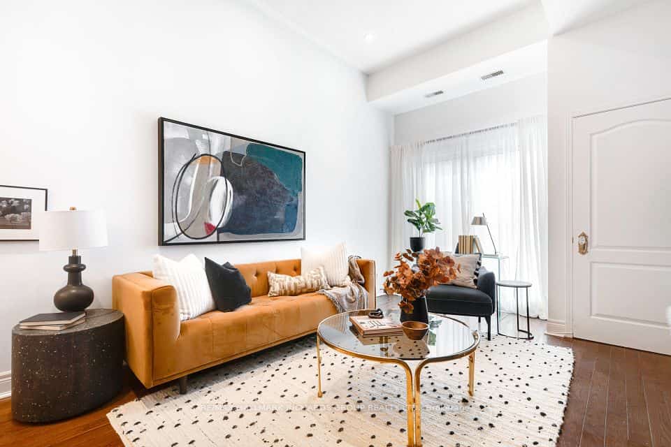 325 Kingston Road #101, Toronto, ON M4L 1T8