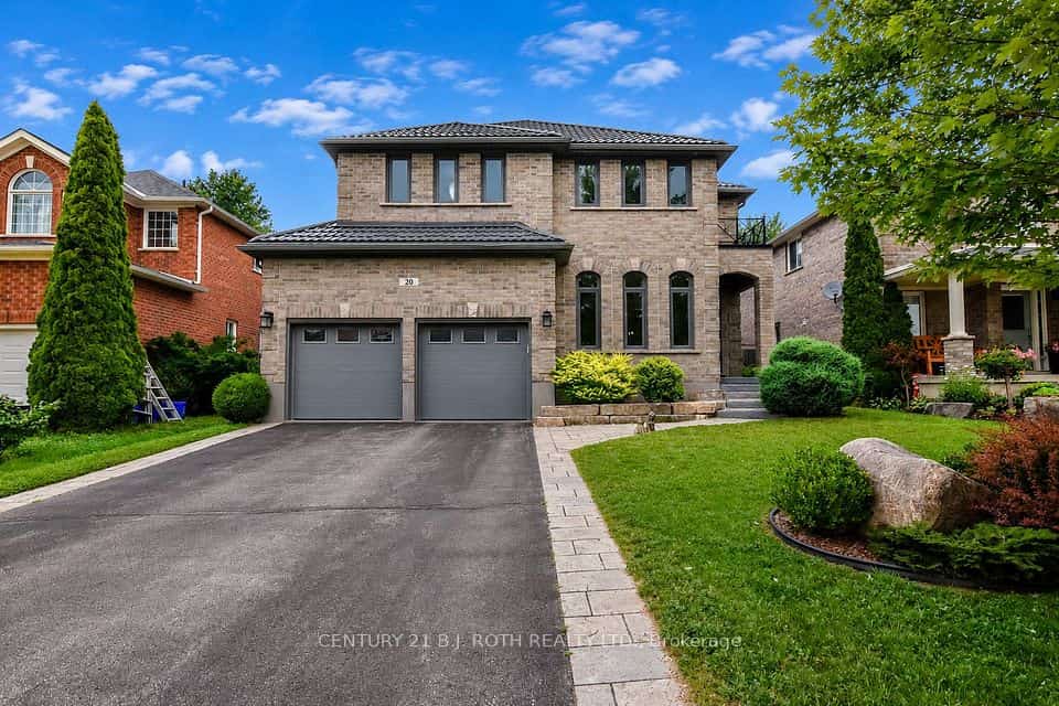 20 Falcon Crescent, Barrie, ON L4N 0Y9