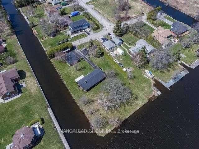 31 Villa Drive, Georgina, ON L0E 1N0